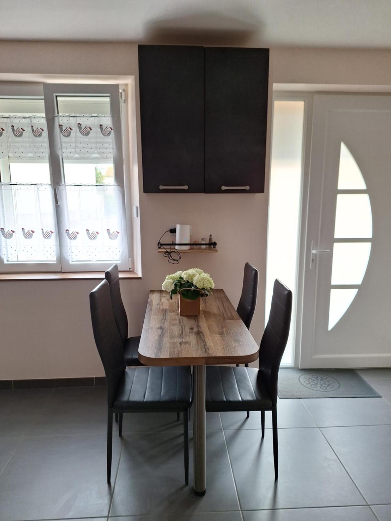 Perthes Chez Brigitte Et Francis别墅 外观 照片
